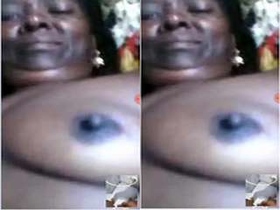 Mallu bhabhi flaunts her big boobs and tight pussy on video call