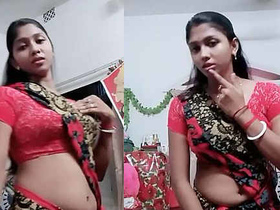 Chubby bhabhi princess Rakhi's sensual belly dancing in a hot video