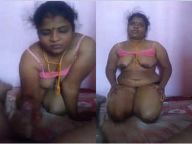 Desi amateur bhabhi gives a blowjob in exclusive video