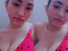 Sultry Desi with captivating cleavage