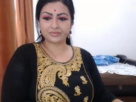 Voluptuous Bhabhi's camera performance in HD videos