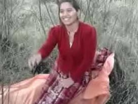 Outdoor sex with aunty in a naughty video