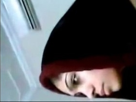 Desi college girlfriend gives a sensual blowjob to her lover