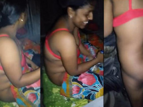 Desi X: Indian aunt caught without clothes, wearing only a bra in the village