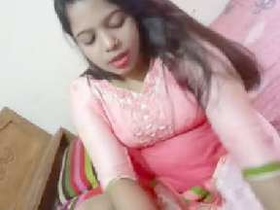 Indian couple enjoys hotel room sex in Delhi