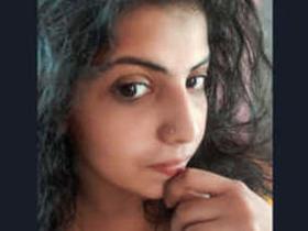 Busty Indian bhabhi flaunts her assets on video chat
