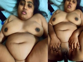 Chubby Indian BBW bhabhi enjoys solo masturbation