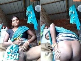 Aunty's dirty talk in village video