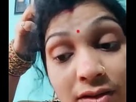 Cute desi bhabi flaunts her pussy in a village video