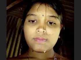 Desi bhabi takes a bath in the village