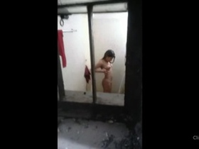 Desi spy watches Tamil neighbour take a bath