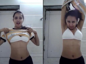 Simran's sensual selfie video showcasing her stunning physique and enticing audio