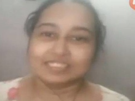 Bangladeshi girl records herself in the bathroom for naughty video