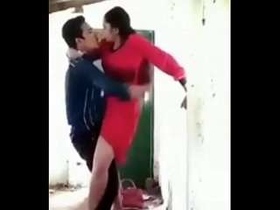 Desi lover gets fucked quickly in an outdoor setting