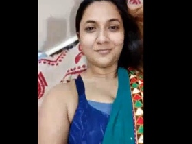 Pooja Joshi shines in Hotshots tango video