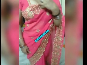 Desi wife strips down and teases her husband in saree