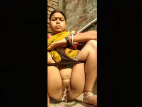 Bhabi's intimate peeing video for lovers