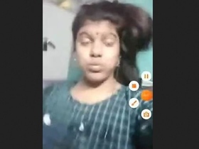 Kolkata girl's naked body in a hot video
