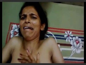 Indian girl Saraika gives herself a handjob in a steamy video