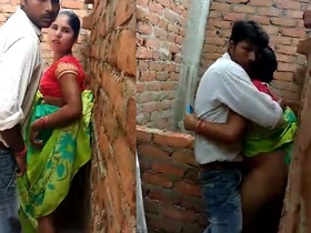 Desi bhabhi gets caught having sex outdoors