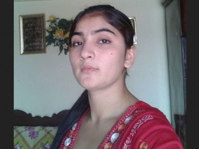 Pakistani girl in a seductive mobile video